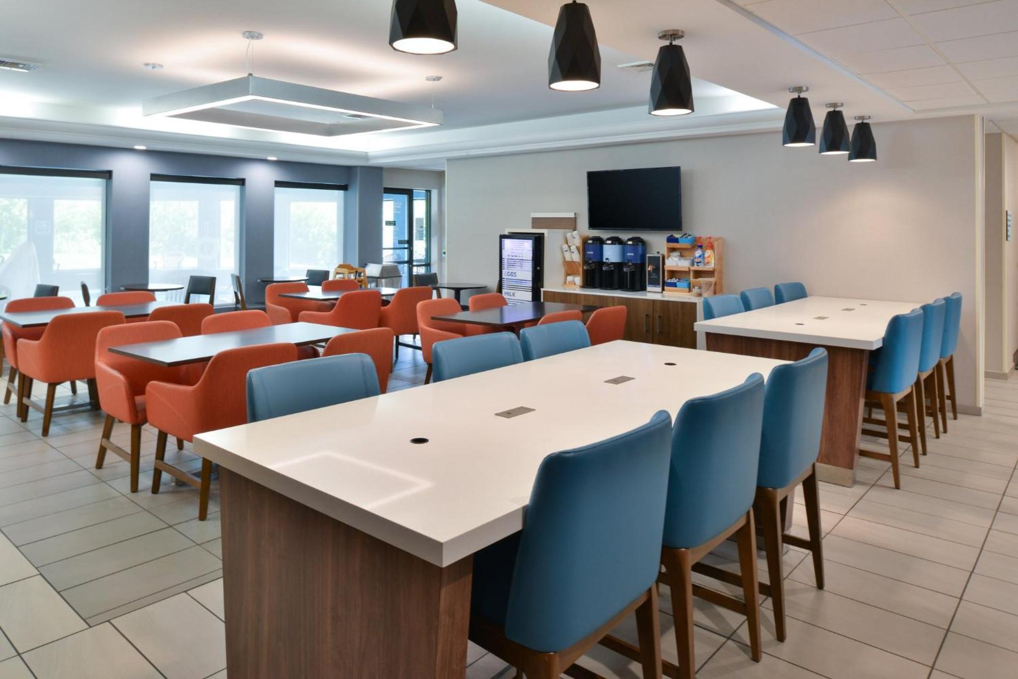Holiday Inn Express Lewisburg - New Columbia By Ihg Экстерьер фото
