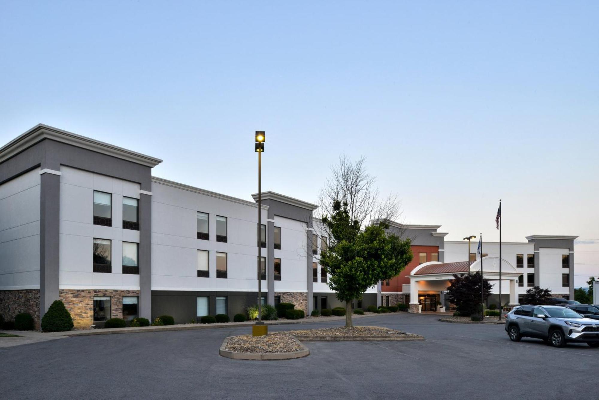 Holiday Inn Express Lewisburg - New Columbia By Ihg Экстерьер фото