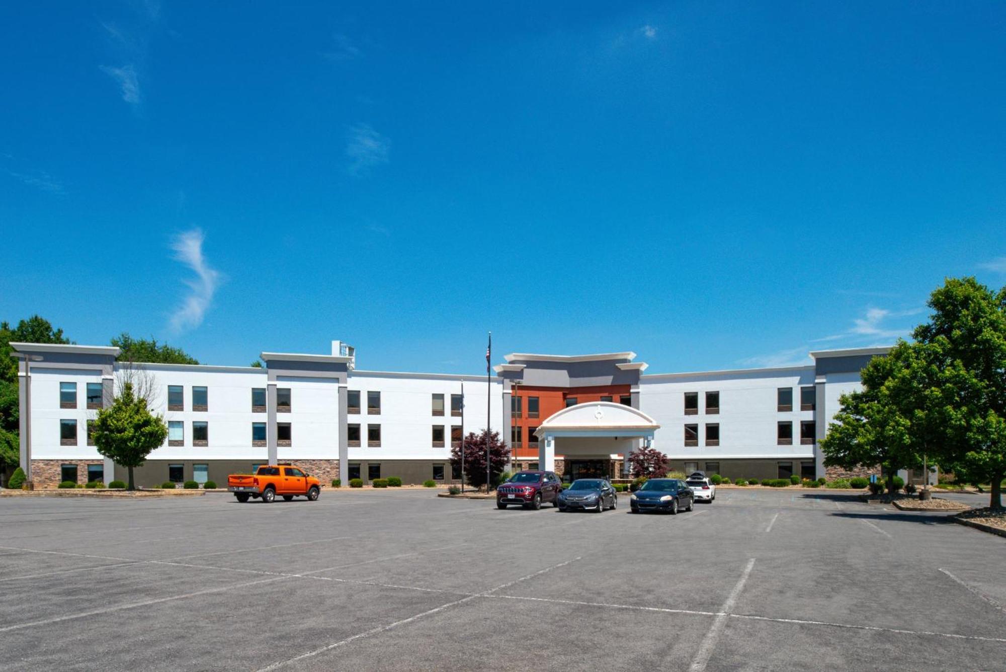 Holiday Inn Express Lewisburg - New Columbia By Ihg Экстерьер фото